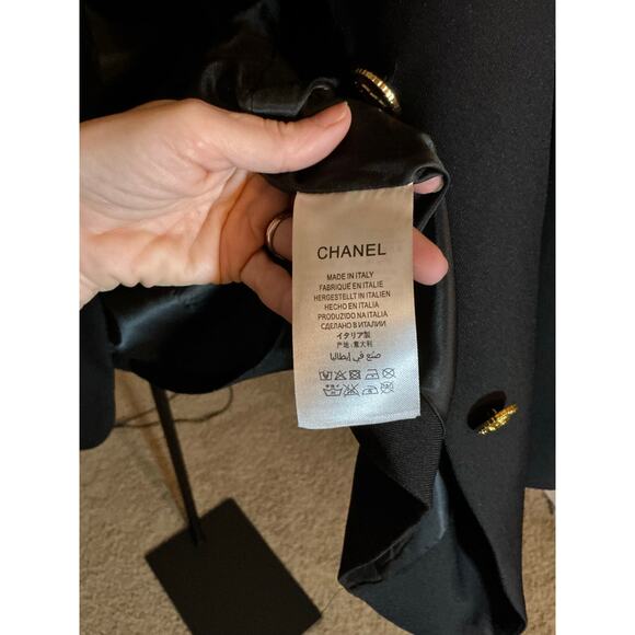 Chanel Logo Patch Blazer CC Crest Buttons Runway Jacket - Picture 8 of 16